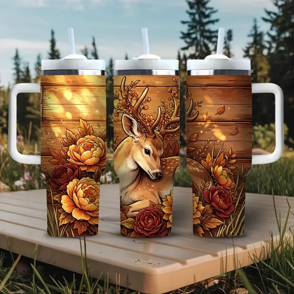 Hunting Outdoor Background - แก้วเก็บความเย็นขนาด 40 ออนซ์พร้อมหูจับ ลายกวางดอกไม้สวยงามบนพื้นหลังไม้ เหมาะสำหรับนักล่าสัตว์และผู้รักสัตว์ ใช้ได้กับเครื่องดื่มร้อนและเย็น